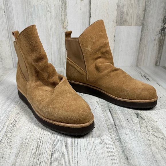 Patricia Green Charlee Sport Comfort Bootie in Tan Suede - Picture 4 of 13